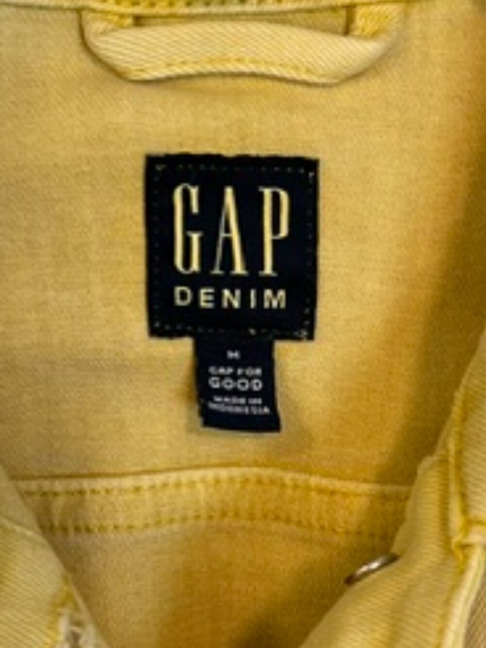 GAP Faded Yellow Icon Trucker Jean Jacket | Size Medium | Style 542310 - Picture 3 of 5